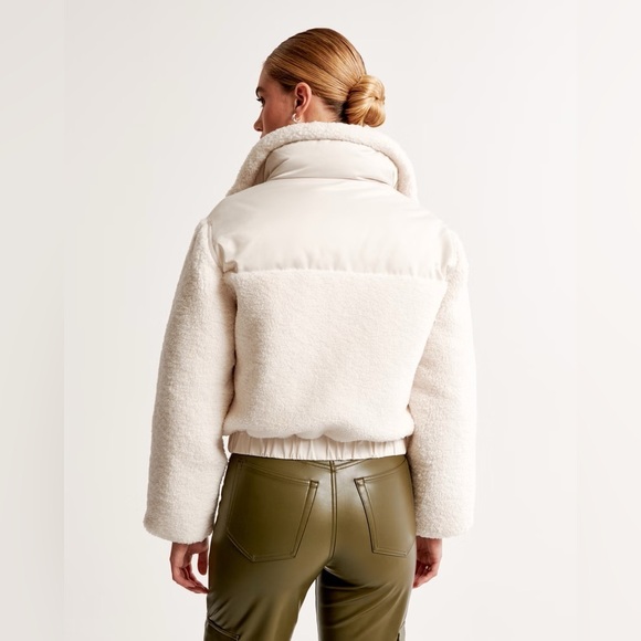 New with tags Abercrombie Sherpa Mini Ultra Puffer in Cream - Picture 5 of 5
